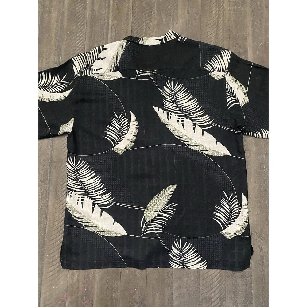 Tommy Bahama Shirt‎ XL Black Tropical 100% Silk Button Up Short Sleeve Feathers